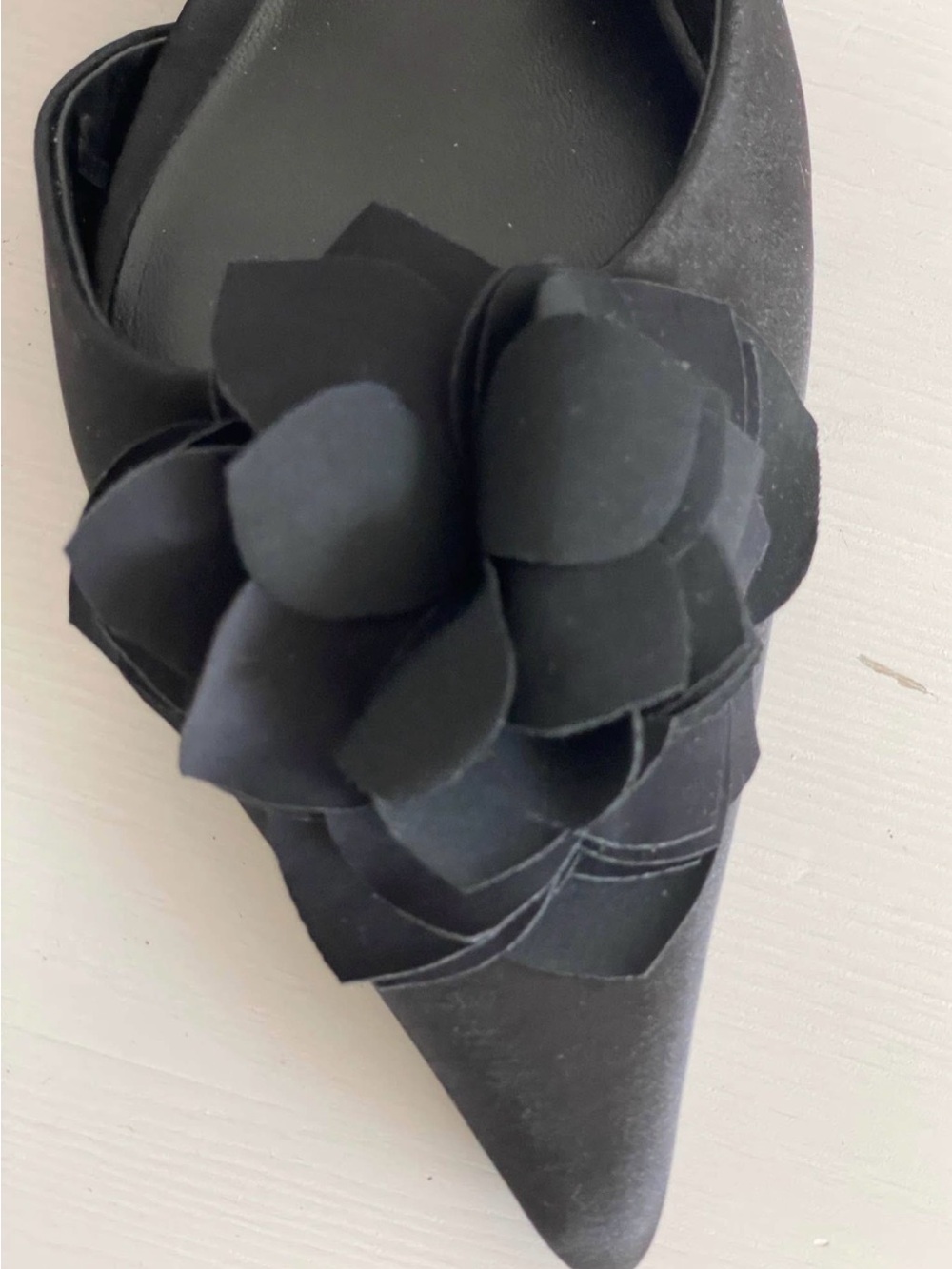 Zara Black Pointed Slingback Heels with Floral Detail - Picture 5 of 5